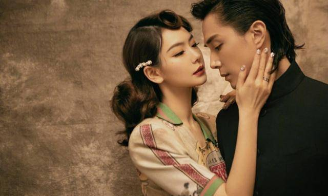 陈建斌蒋勤勤婚礼_蒋勤勤陈建斌婚姻幸福故事_陈建斌蒋勤勤执手16年浪漫