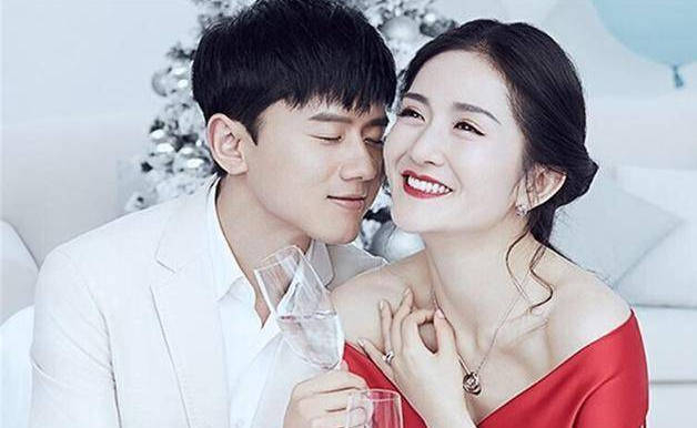 陈建斌蒋勤勤婚礼_陈建斌蒋勤勤执手16年浪漫_蒋勤勤陈建斌婚姻幸福故事