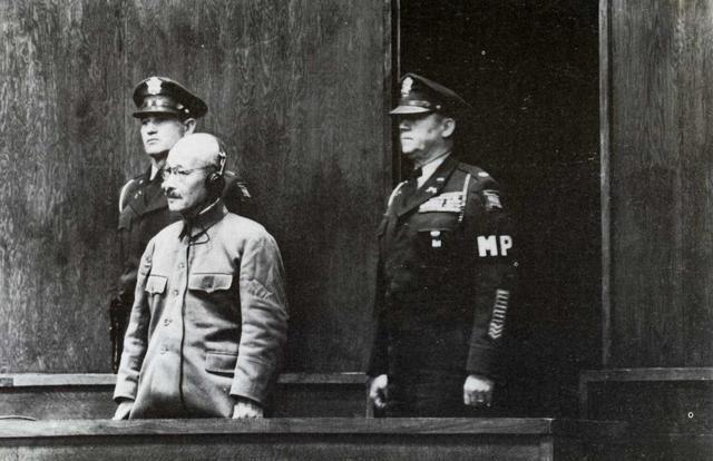 东条英机和冈村宁次_东条英机 战争罪行 切腹自杀