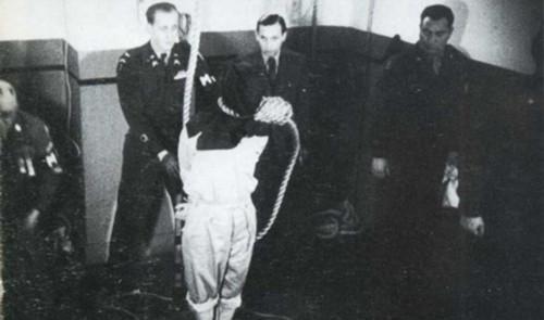 东条英机和冈村宁次_东条英机 战争罪行 切腹自杀