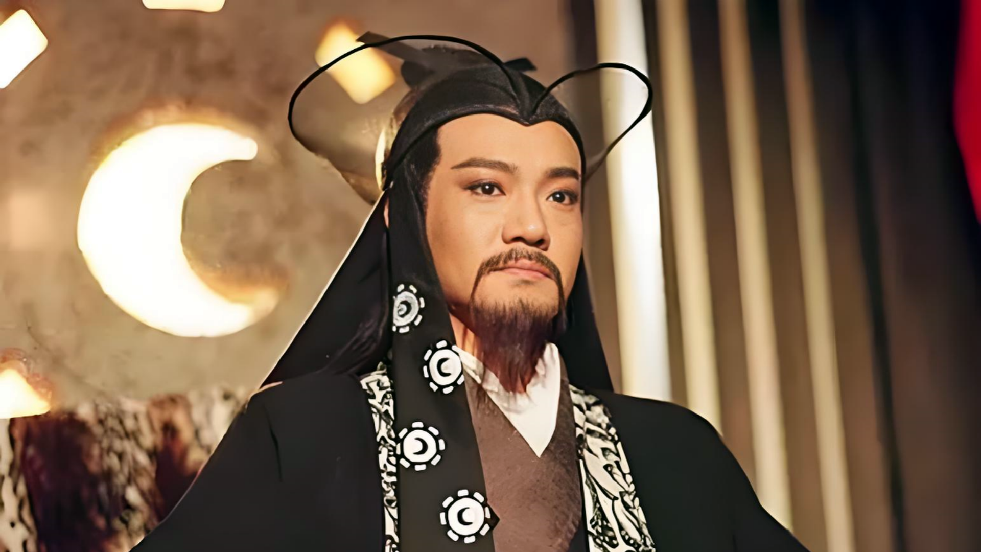 东方不败和杨莲亭_东方不败杨莲亭权力斗争日月神教_黑木崖之战东方不败绣花针战力