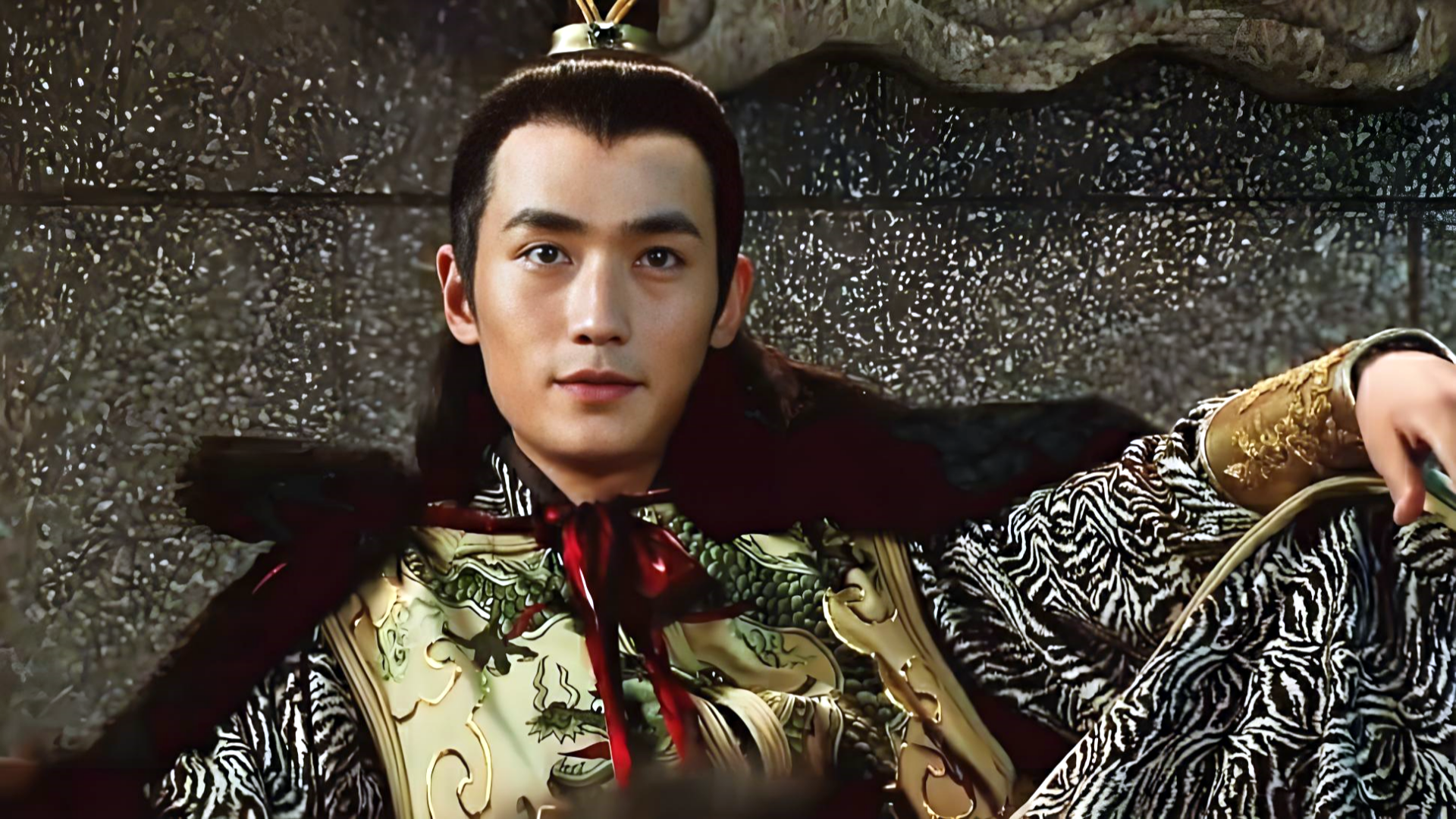 东方不败杨莲亭权力斗争日月神教_黑木崖之战东方不败绣花针战力_东方不败和杨莲亭