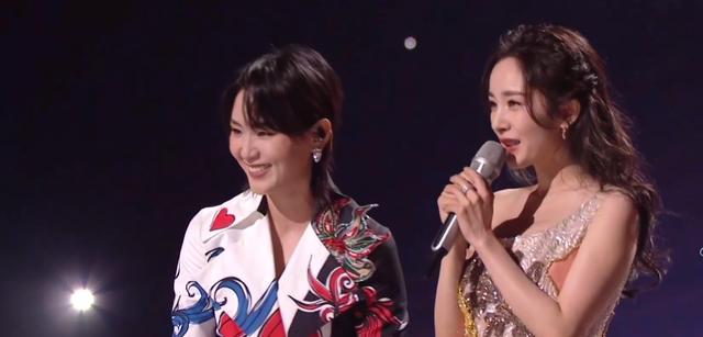 周笔畅 杨幂 快乐大本营_杨幂周笔畅舞台合作_杨幂周笔畅闺蜜友谊