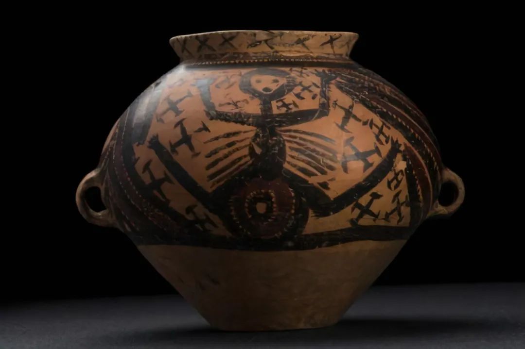 仰韶彩陶艺术_中国彩陶文化_马家窑文化彩陶艺术风格特点