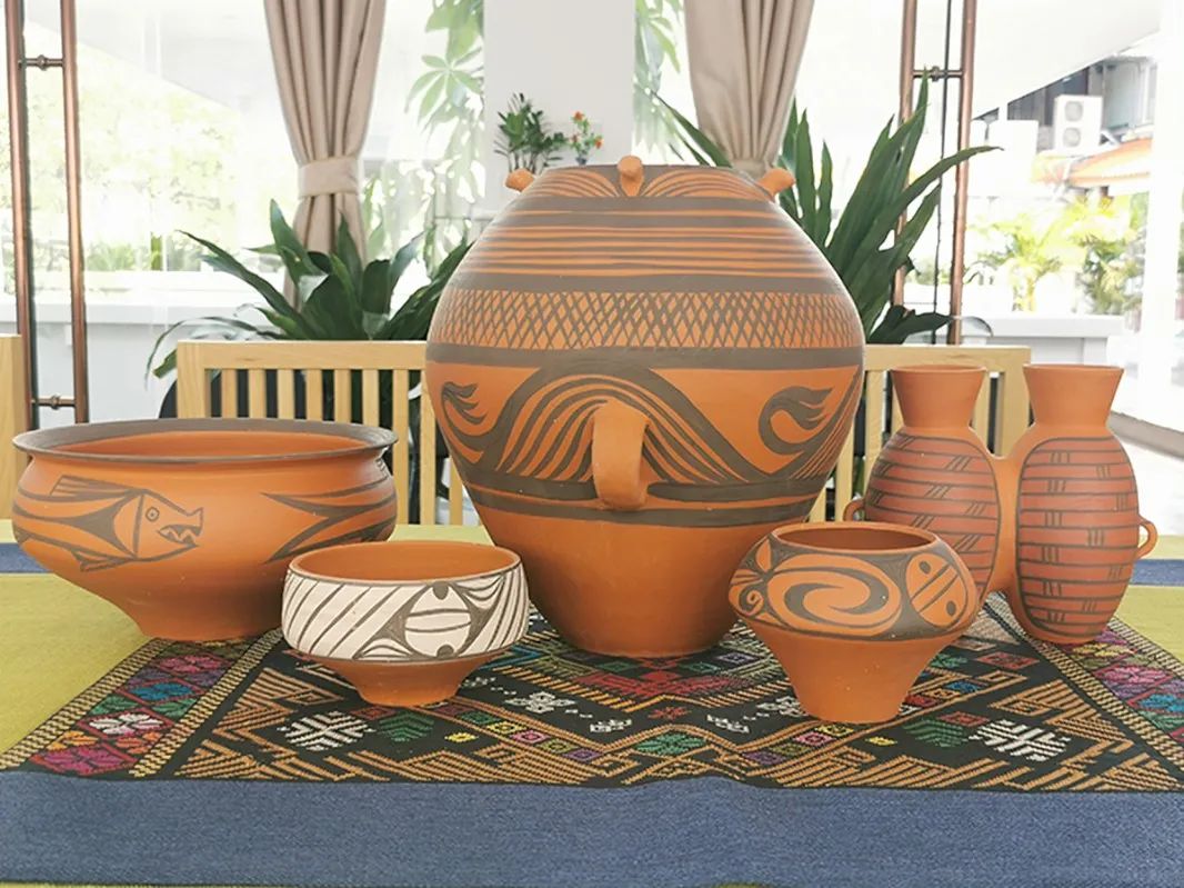 马家窑文化彩陶艺术风格特点_仰韶彩陶艺术_中国彩陶文化