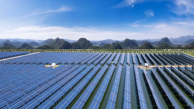 柔性钙钛矿/晶硅叠层电池技术突破_高效率稳定的柔性钙钛矿—晶硅叠层太阳能电池技术_薄膜太阳能电池的封装形式