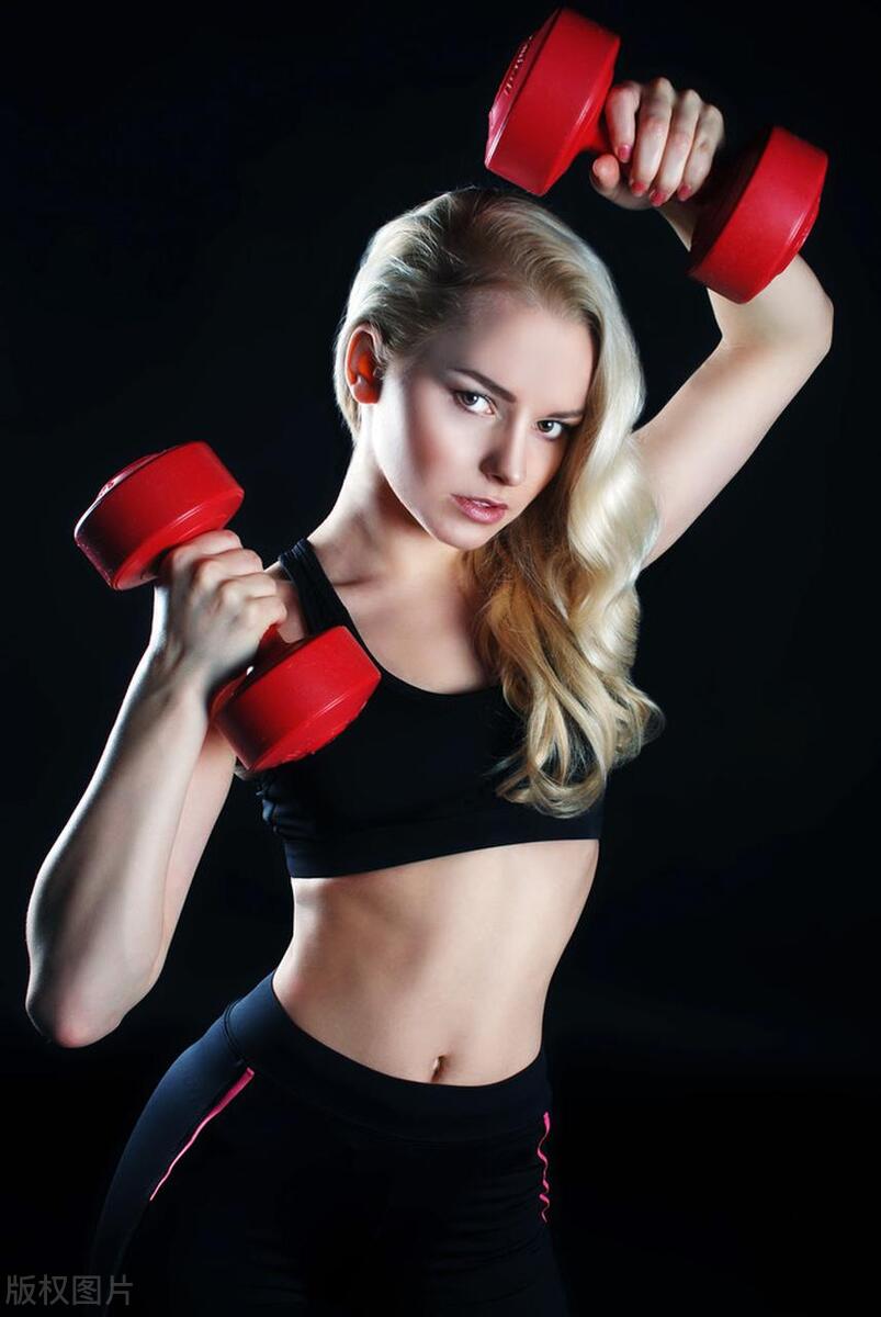 在家哑铃训练_哑铃锻炼好处_180磅的哑铃