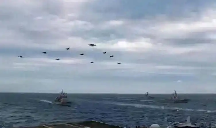 美军航母东海行意图分析_里根号航母访问韩国原因_里根号航母参观