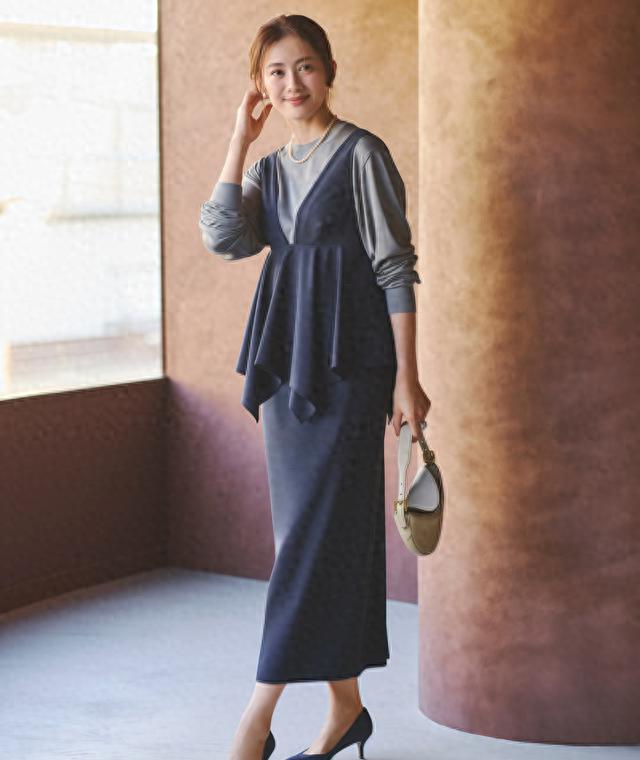 灰色连衣裙搭配_灰蓝时尚趋势_灰蓝穿搭