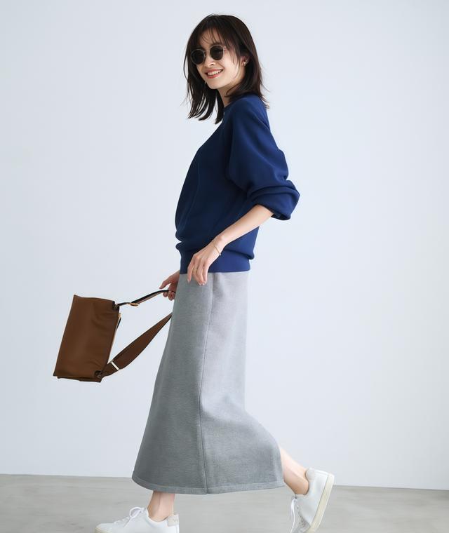 灰蓝时尚趋势_灰蓝穿搭_灰色连衣裙搭配