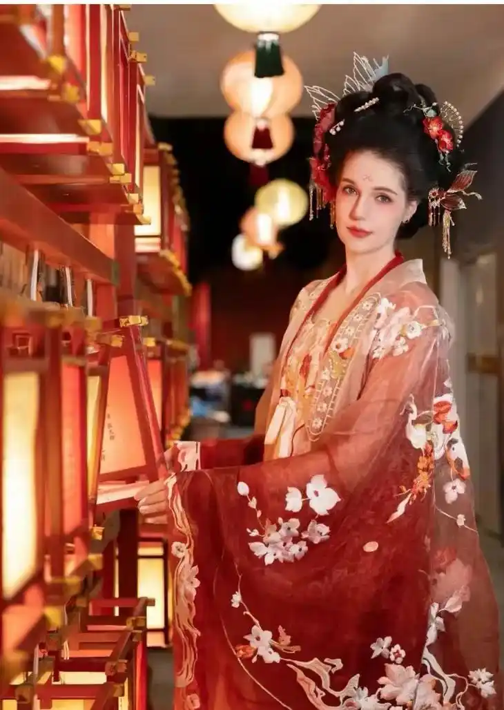 撒贝宁老婆图片大全_撒贝宁一家四口旅行_撒贝宁年龄50岁