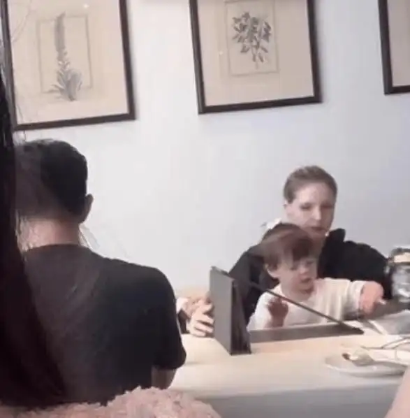 撒贝宁老婆图片大全_撒贝宁一家四口滑雪_撒贝宁天津滑雪场偶遇