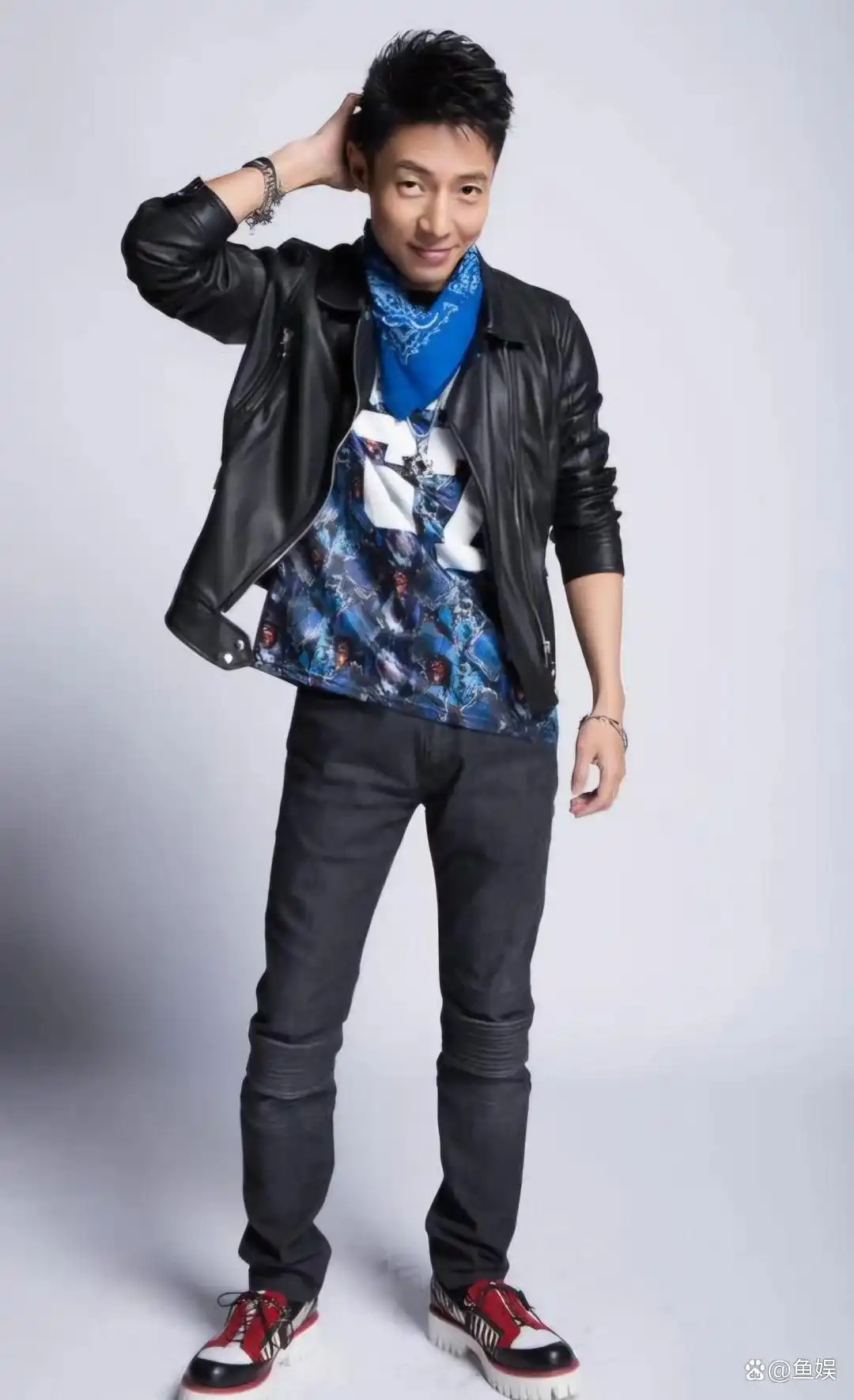 撒贝宁龙凤胎孩子_撒贝宁老婆图片大全_撒贝宁全家福