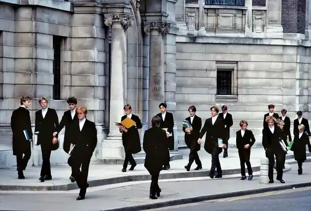 英国公学教育_全人教育理念_英国的贵族文化