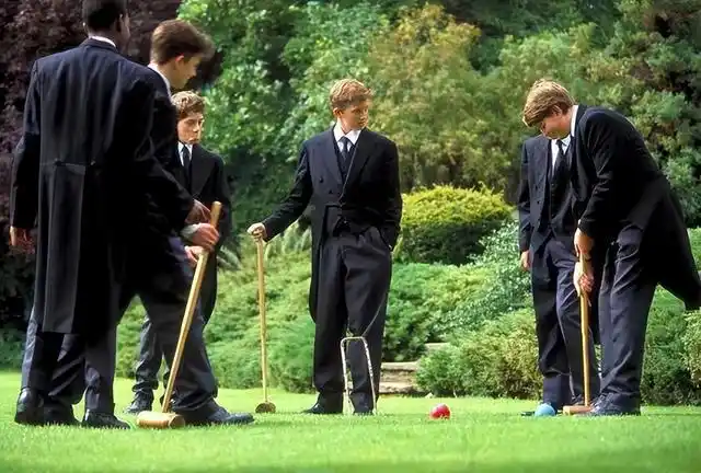 全人教育理念_英国的贵族文化_英国公学教育