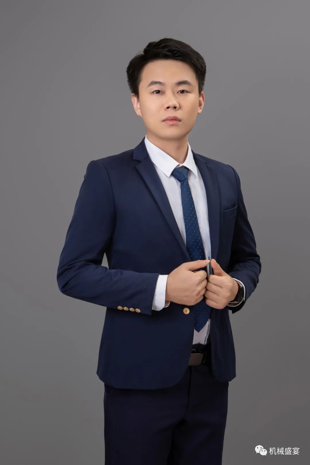 薄膜化合物太阳能电池_钙钛矿四端叠层组件性价比拐点_钙钛矿叠层电池技术成熟度