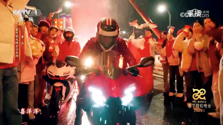 中国摩托车制造商崛起_张雪机车热身赛第一_张雪机车WSBK冠军