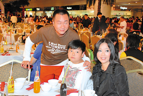 《巾帼枭雄》豪宴40桌邓萃雯不敢亲黎耀祥(图)