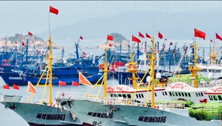 平流尾地质公园礁石_连江渔船彩绘_福州连江赶海一号