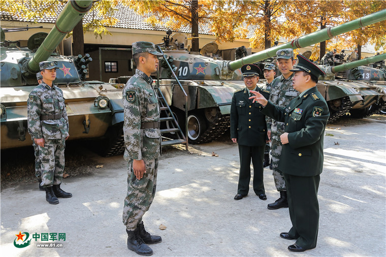 陆军实战化训练发展_建军90周年阅兵图片_新型陆军建设成就
