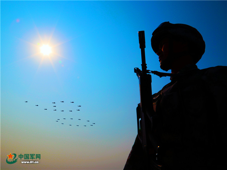 新型陆军建设成就_陆军实战化训练发展_建军90周年阅兵图片