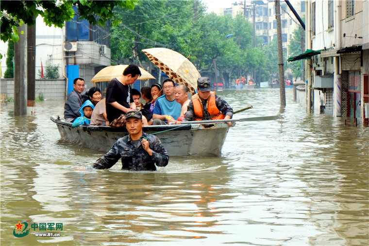新型陆军建设成就_建军90周年阅兵图片_陆军实战化训练发展