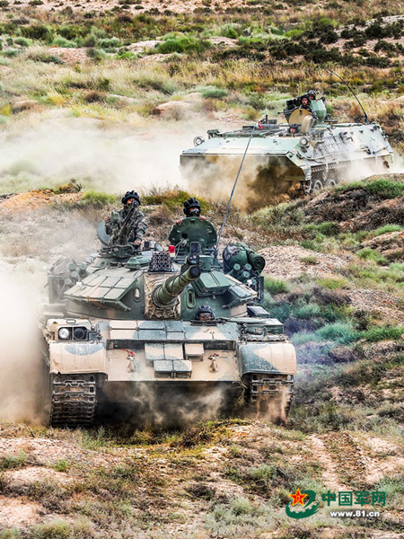 建军90周年阅兵图片_陆军实战化训练发展_新型陆军建设成就