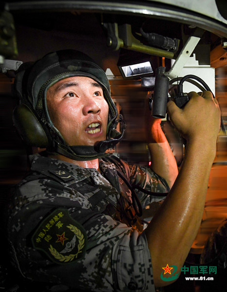 陆军实战化训练发展_新型陆军建设成就_建军90周年阅兵图片