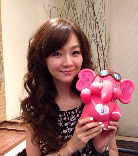 台湾花花结婚老公是谁 台湾模特花花的真名 3