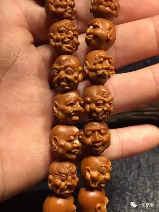 胡小兰核雕作品_108罗汉雕刻技法_传统手工艺魅力_苏州秋人核雕_核雕大师胡小兰_108罗汉_苏工核雕艺术