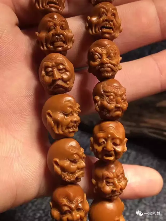 胡小兰核雕作品_108罗汉雕刻技法_传统手工艺魅力_核雕大师胡小兰_108罗汉_苏工核雕艺术_苏州秋人核雕