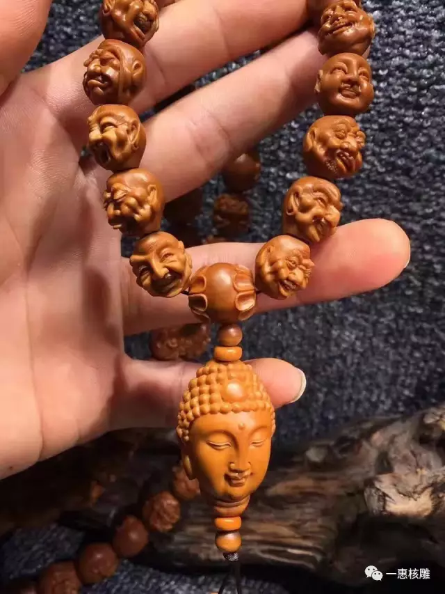 胡小兰核雕作品_108罗汉雕刻技法_传统手工艺魅力_苏州秋人核雕_核雕大师胡小兰_108罗汉_苏工核雕艺术