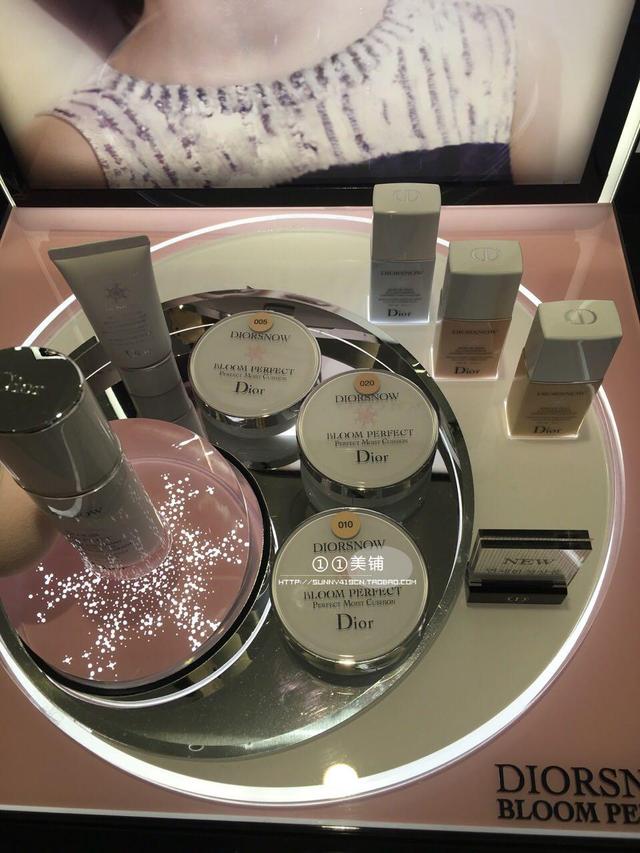 L’OrealParis奇焕光采水光隔离轻垫霜_兰芝银色气垫_Dior雪晶灵光感气垫粉饼