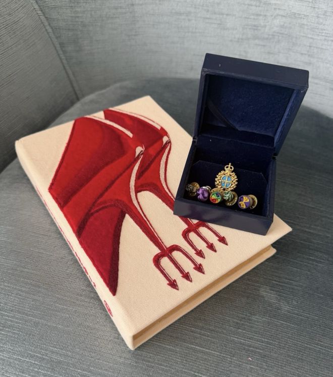 穿普拉达的女王2 安妮海瑟薇 梅丽尔斯特里普_穿普拉达的女王2 上海首映 本土品牌合作_穿普拉达的 免费观看