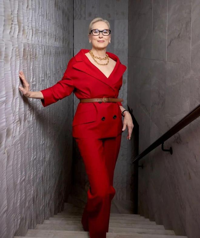 穿普拉达的女王2 上海首映 本土品牌合作_穿普拉达的 免费观看_穿普拉达的女王2 安妮海瑟薇 梅丽尔斯特里普