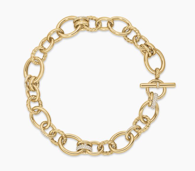 穿普拉达的女王2 上海首映 本土品牌合作_穿普拉达的女王2 安妮海瑟薇 梅丽尔斯特里普_穿普拉达的 免费观看