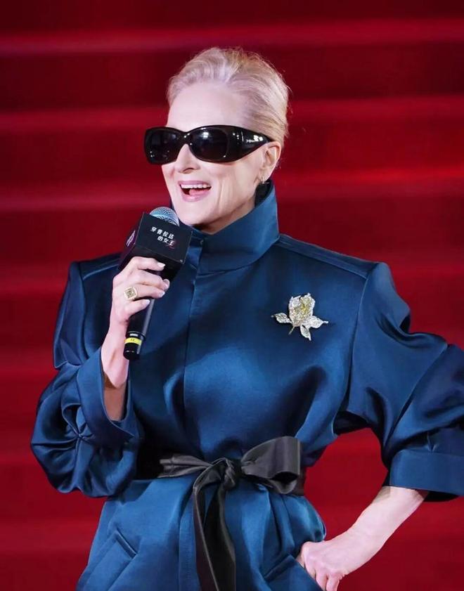 穿普拉达的女王2 安妮海瑟薇 梅丽尔斯特里普_穿普拉达的 免费观看_穿普拉达的女王2 上海首映 本土品牌合作