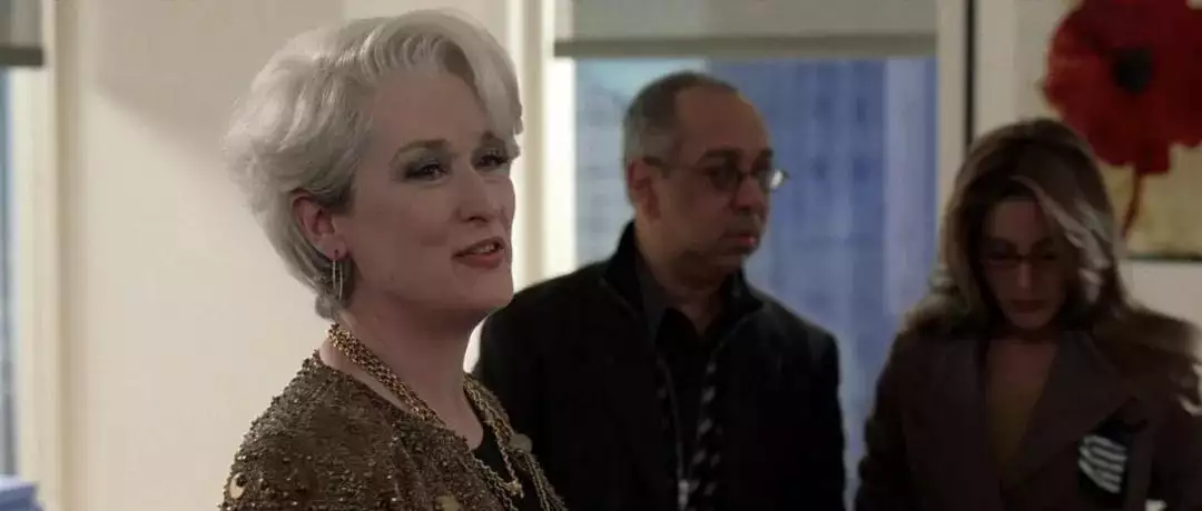 穿普拉达的 免费观看_穿普拉达的恶魔2 职场女性成长 电影分析 时尚权力结构