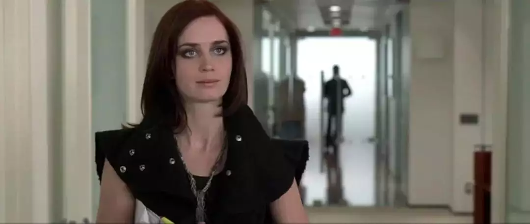 穿普拉达的 免费观看_穿普拉达的恶魔2 职场女性成长 电影分析 时尚权力结构