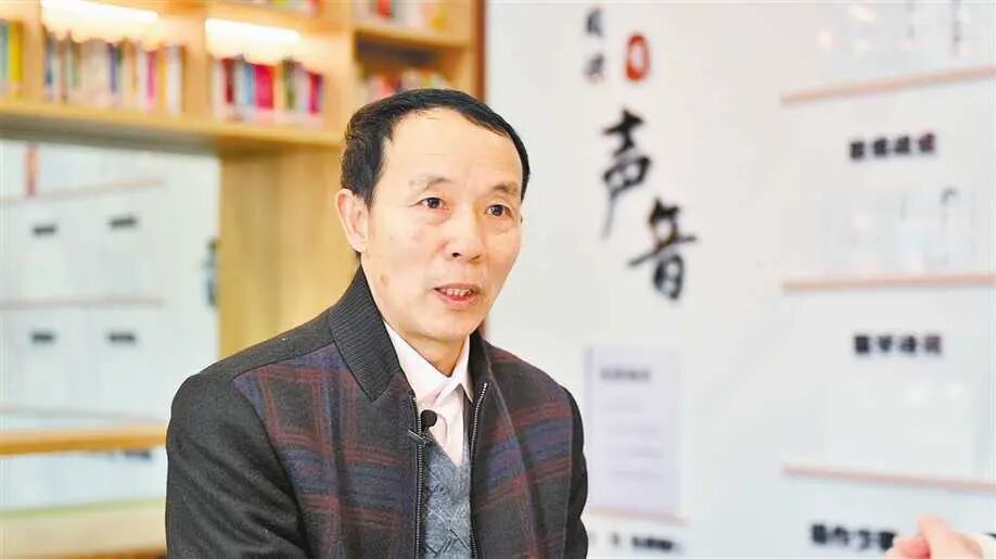 身边雷锋故事_学雷锋活动60周年_第一个雷锋纪念日是