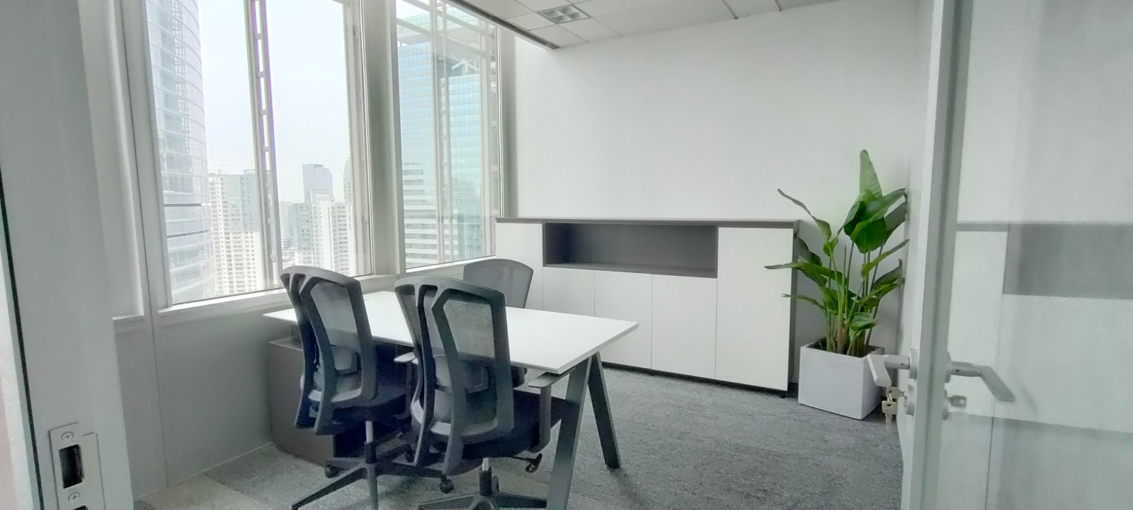 浦东陆家嘴CBD写字楼出租_金茂大厦君悦酒店_金茂大厦写字楼租赁