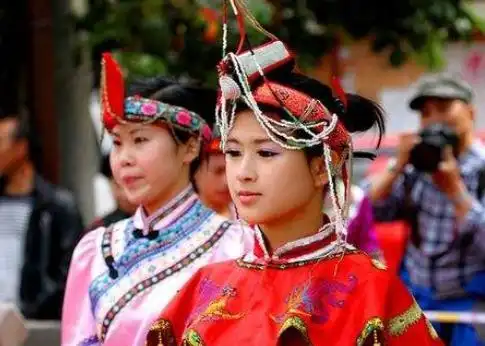 畲族起源历史_畲族的文化_畲族山哈自称