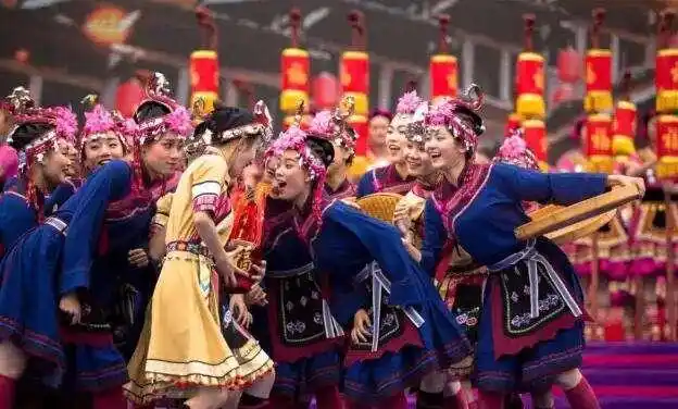 畲族的文化_畲族起源历史_畲族山哈自称