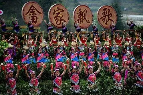 畲族的文化_畲族起源历史_畲族山哈自称