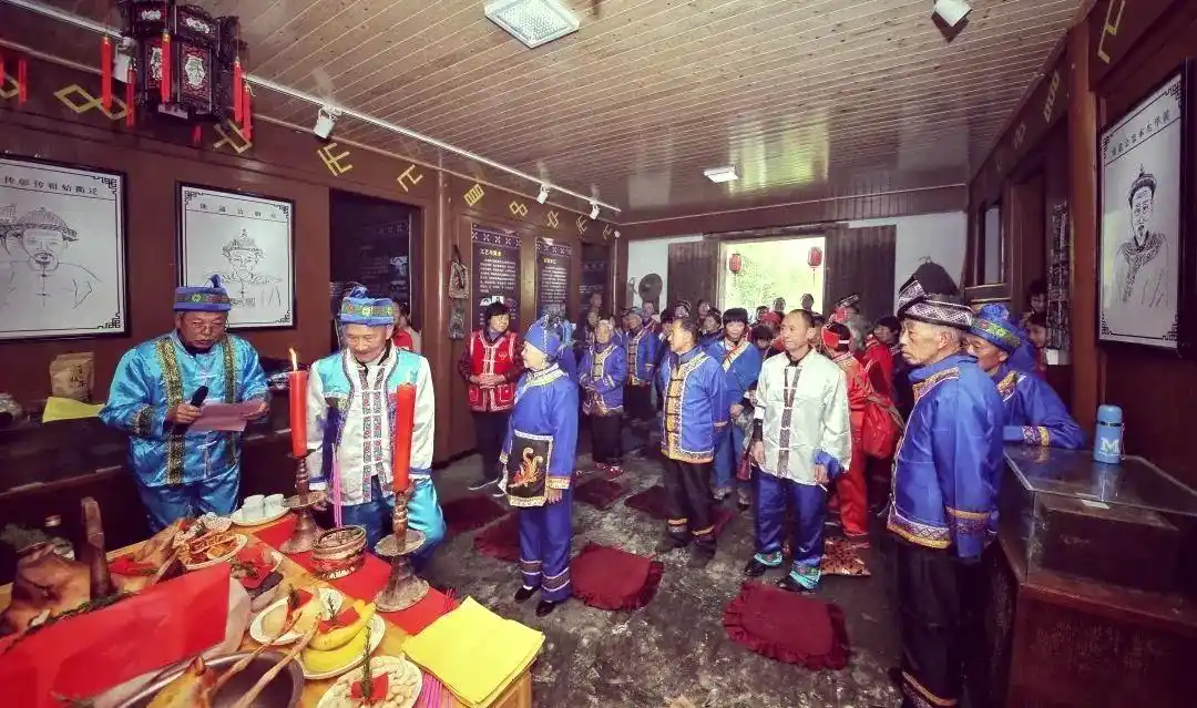 畲族起源与凤凰装_畲族服饰特色与非遗文化_畲族的文化