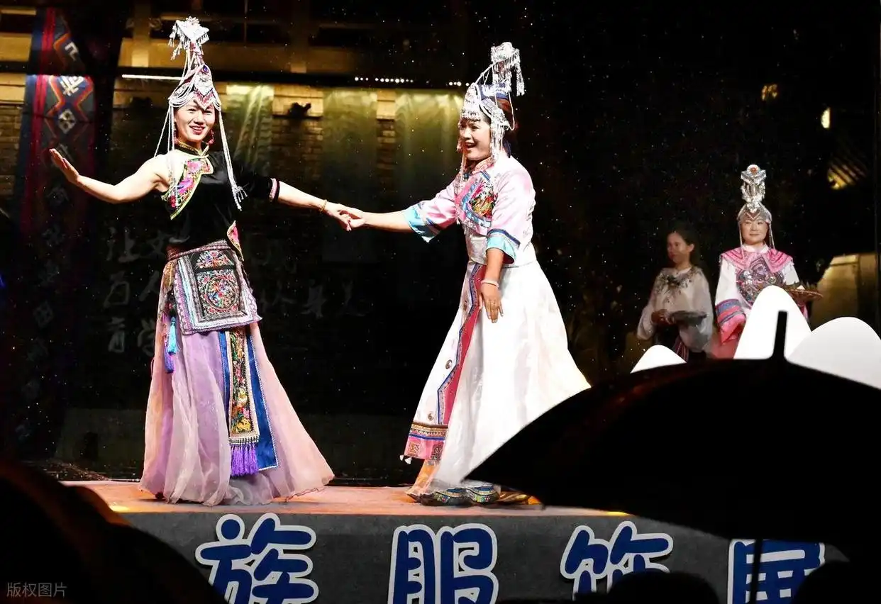 畲族凤凰装文化_畲族起源之谜_畲族的文化