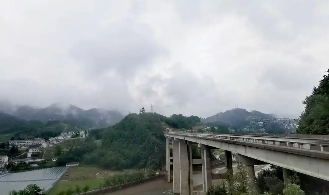 四川万源天府旅游名县_广元利州区万源文化旅游产业园_万源八台山龙潭河黑宝山全域旅游