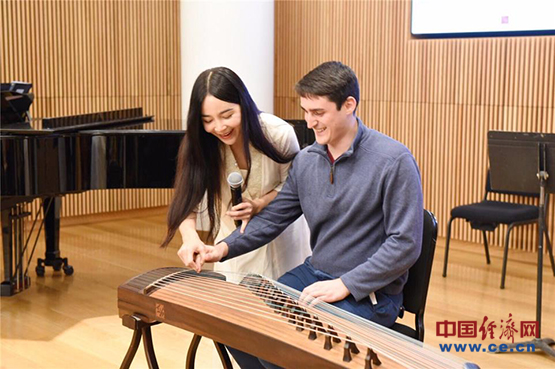 袁莎袁莉古筝云之南_中央音乐学院硕士生导师袁莎 纽约林肯中心 中国古筝名曲