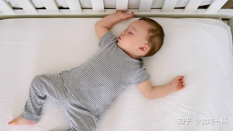 婴儿床是否必要_如何培养婴儿睡婴儿床_婴儿床什么时候开始用