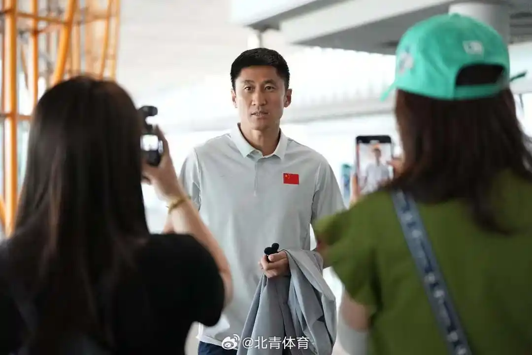 中国裁判世界杯首次主裁VAR助理裁判_马宁将登场！主哨厄瓜多尔vs库拉索，中国裁判历史第二人_马宁第二界世界杯裁判员名单
